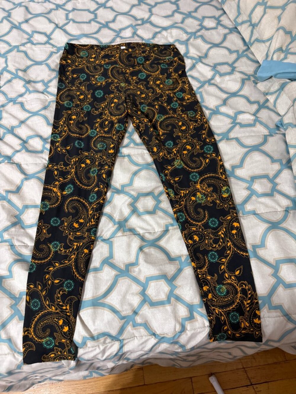 NWOT LuLaRoe Black Yellow Teal Paisley Leggings Tall & Curvy 💛
